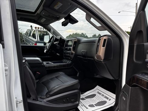 Used 2015 GMC Sierra 2500 Denali w/ Duramax Plus Package AWD/4WD image 32