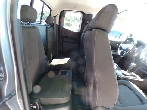 Used 2018 Chevrolet Colorado LT w/ LT Convenience Package RWD image 19