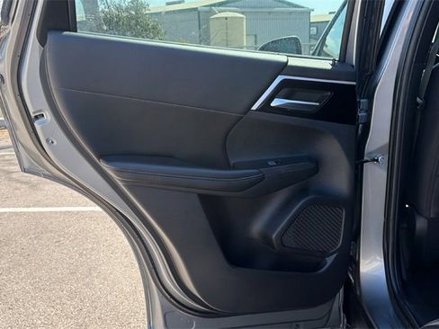 Used 2022 Mitsubishi Outlander SE image 33