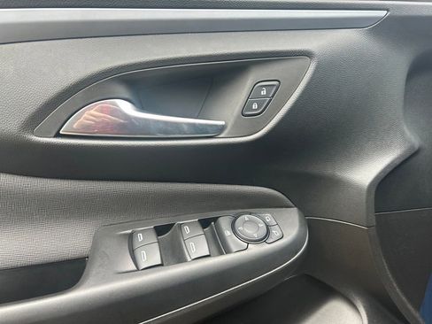 Used 2025 Buick Envista Preferred FWD image 25