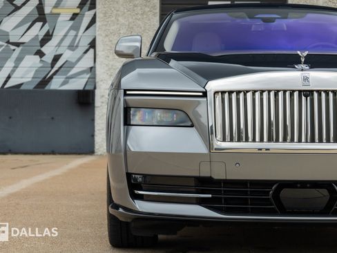 Used 2024 Rolls-Royce Spectre w/ Spectre Launch Package AWD/4WD image 4