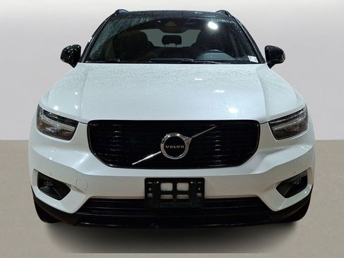 Used 2021 Volvo XC40 T5 R-Design w/ Climate Package AWD/4WD image 2