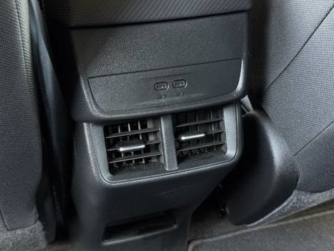 Used 2025 Chevrolet Equinox LT FWD image 29