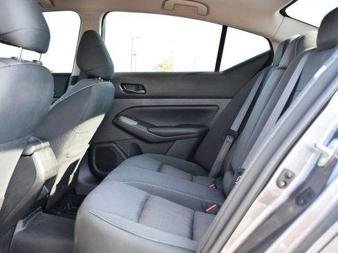 Used 2024 Nissan Altima 2.5 SV FWD image 19