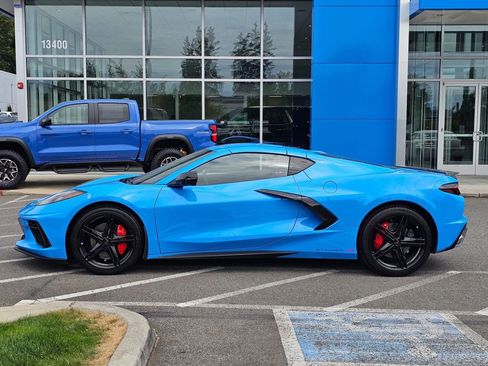 Used 2024 Chevrolet Corvette Stingray Coupe w/ 1LT RWD image 2
