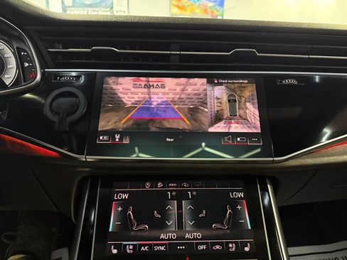 Used 2021 Audi Q8 Premium Plus w/ Premium Plus Package AWD/4WD image 22