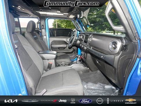 Used 2023 Jeep Wrangler Unlimited Rubicon 4xe image 22