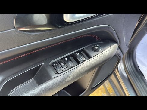 Used 2023 Jeep Compass Trailhawk image 8