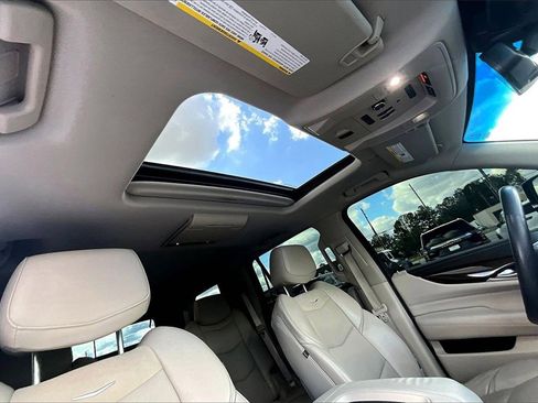 Used 2018 Cadillac Escalade Luxury image 28