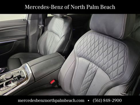 Used 2024 BMW X7 xDrive40i w/ M Sport Package AWD/4WD image 11
