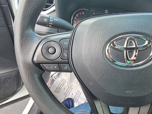 Certified 2025 Toyota RAV4 XLE AWD/4WD image 11