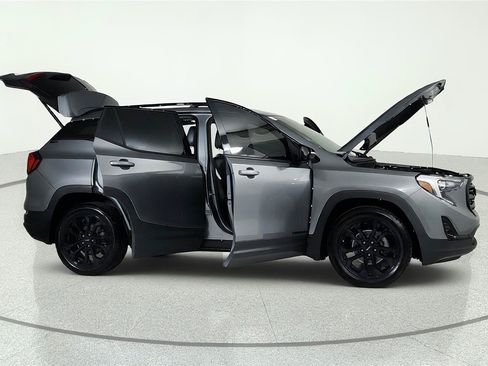 Used 2021 GMC Terrain SLT w/ Elevation Edition FWD image 15