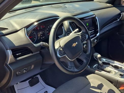 Used 2023 Chevrolet Traverse LT FWD image 10