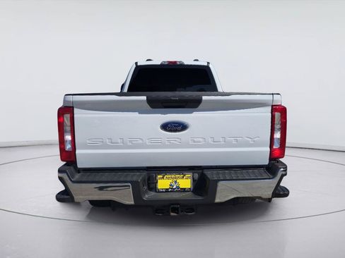 Used 2023 Ford F250 XL w/ FX4 Off-Road Package AWD/4WD image 4
