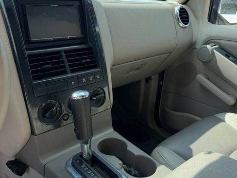 Used 2006 Ford Explorer XLT AWD/4WD image 15