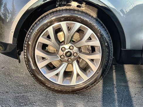 New 2026 Land Rover Discovery Limited Edition image 10