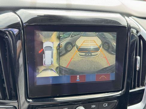 Used 2019 Chevrolet Traverse LT w/ LT Premium Package AWD/4WD image 26