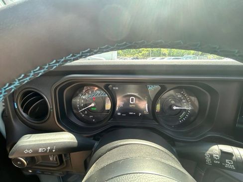Used 2024 Jeep Wrangler Unlimited Rubicon 4xe w/ Convenience Group AWD/4WD image 22