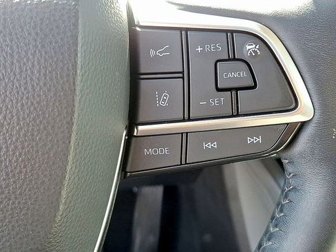 Used 2021 Toyota Highlander Platinum image 21