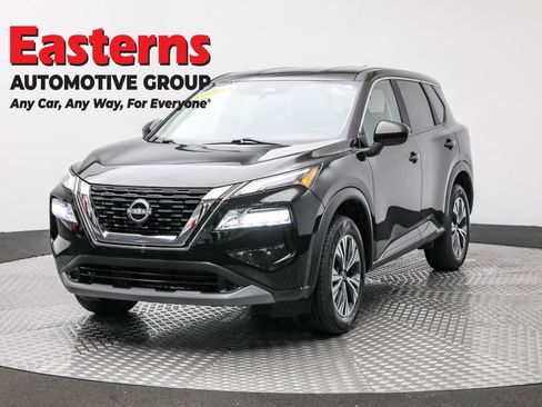 Used 2023 Nissan Rogue SV image 1