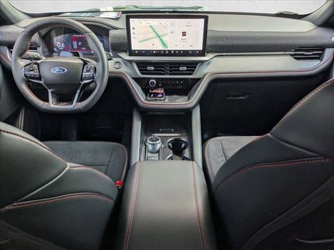 Used 2025 Ford Explorer ST image 18