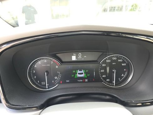 Certified 2024 Cadillac XT5 Premium Luxury AWD/4WD image 11