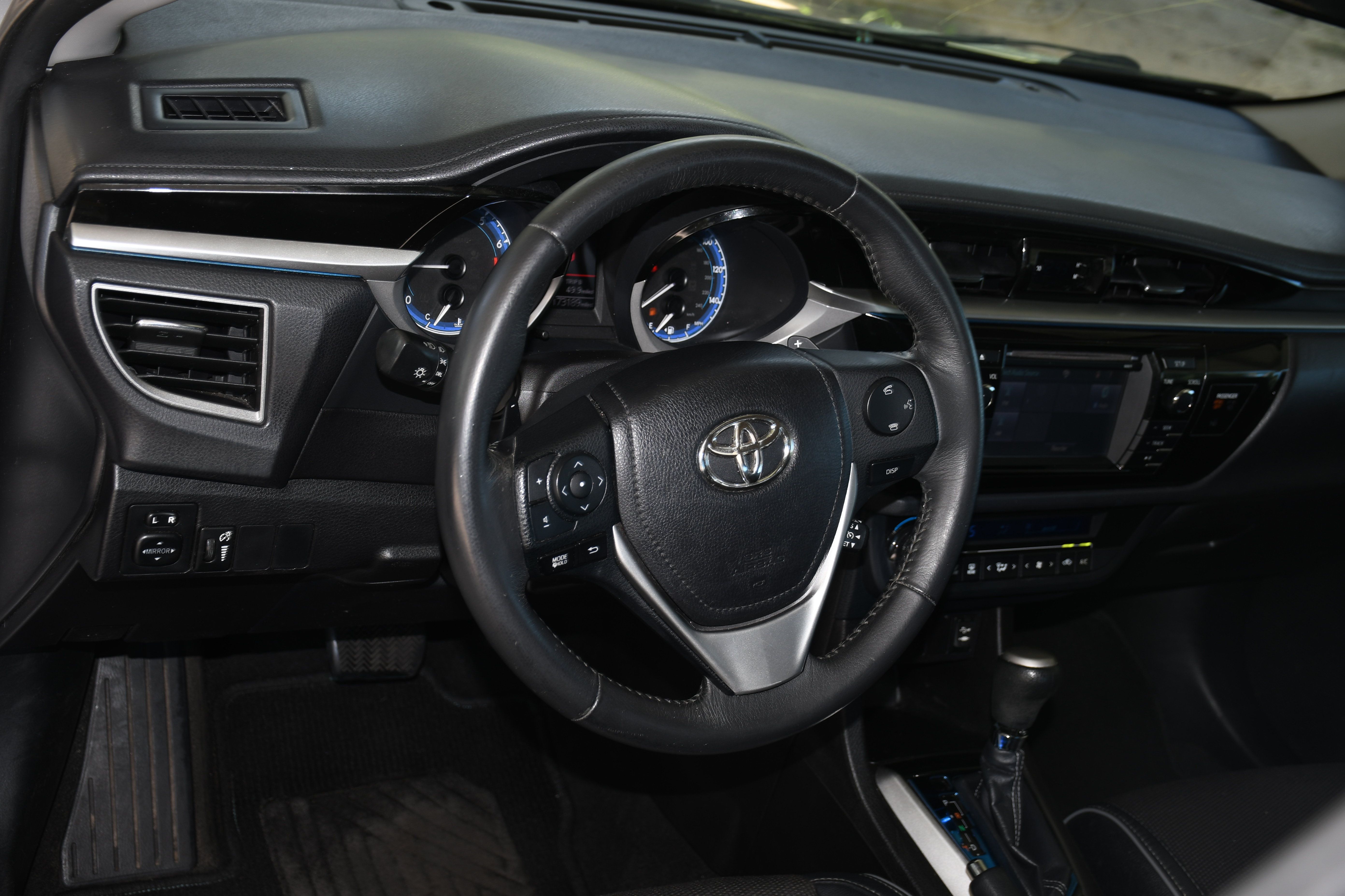 Used 2016 Toyota Corolla S FWD image 8