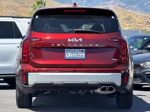 Certified 2024 Kia Telluride S w/ S Sunroof Package AWD/4WD image 4