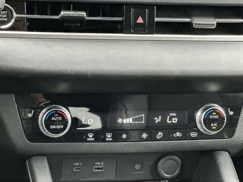 Used 2024 Mitsubishi Outlander SE AWD/4WD image 14