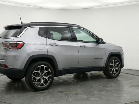 Used 2025 Jeep Compass Limited AWD/4WD image 9
