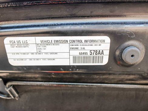 Used 2021 Jeep Gladiator Sport image 18