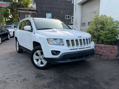 Used 2016 Jeep Compass Latitude AWD/4WD image 17