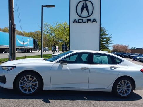 Used 2023 Acura TLX FWD image 2