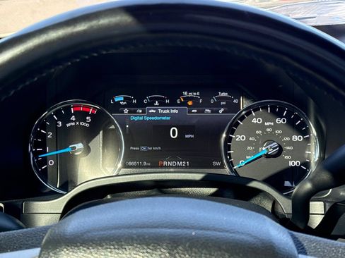 Certified 2017 Ford F250 Platinum w/ Platinum Ultimate Package AWD/4WD image 24