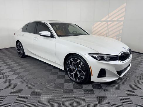 Used 2025 BMW 330i Sedan w/ Convenience Package RWD image 5