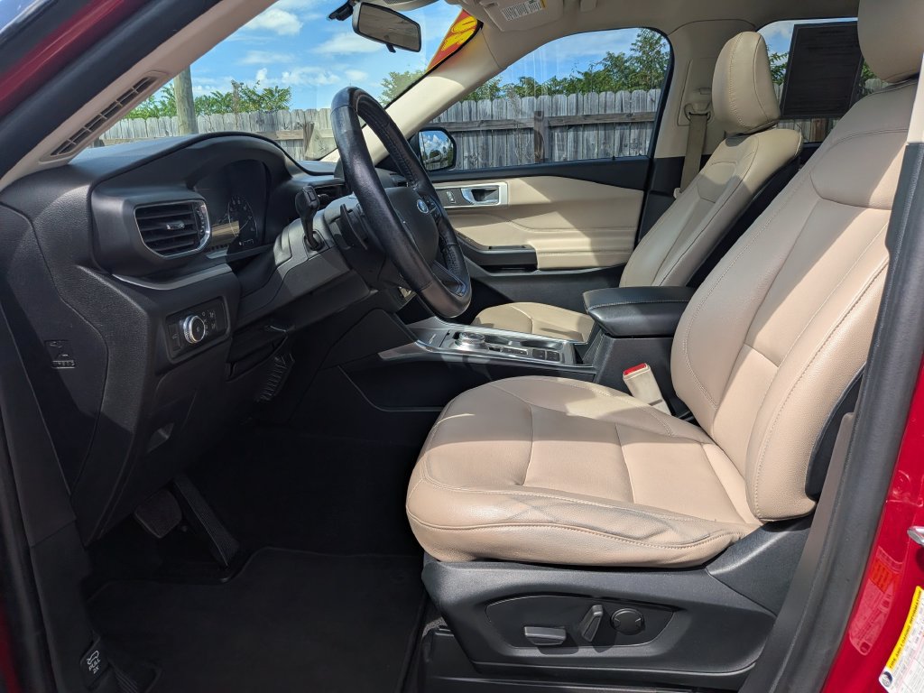Used 2020 Ford Explorer XLT w/ Equipment Group 202A RWD image 10