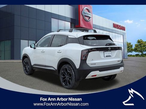 New 2026 Nissan Kicks SR w/ SR Premium Package AWD/4WD image 3