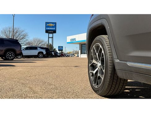 Used 2022 Jeep Grand Cherokee Summit image 8