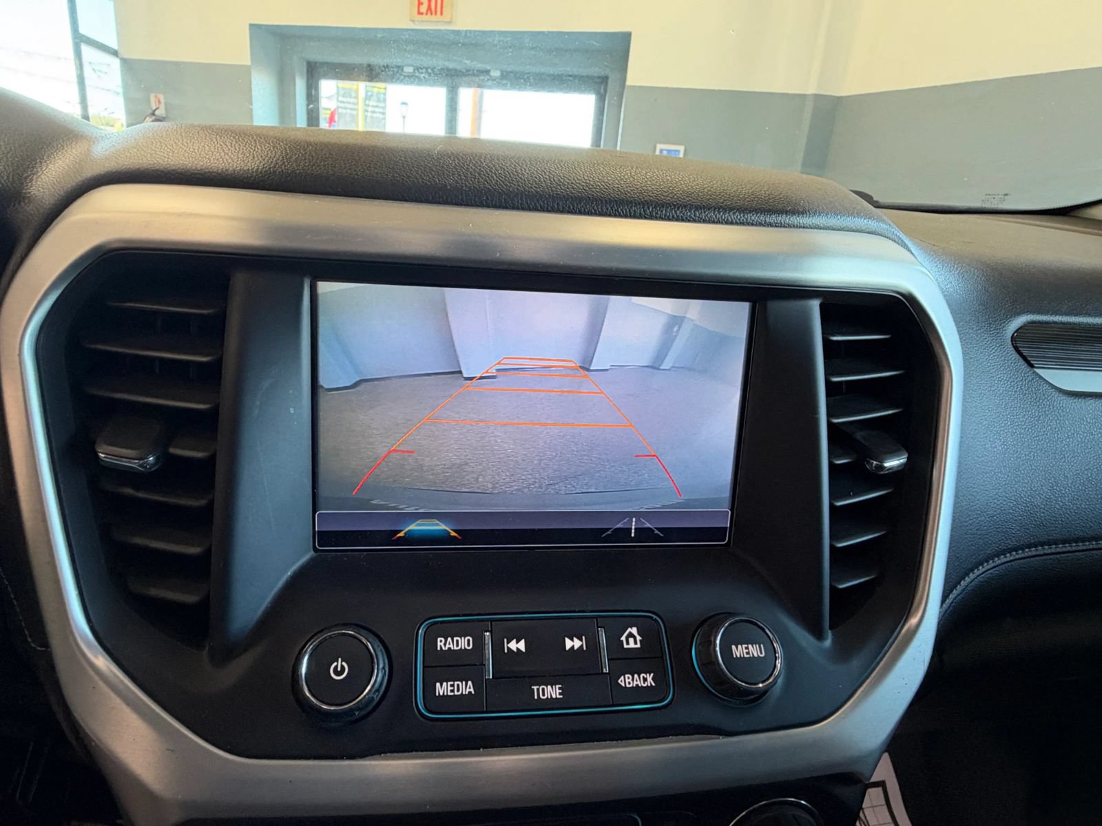 Used 2017 GMC Acadia SLT AWD/4WD image 19