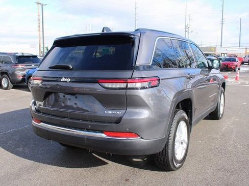 Used 2024 Jeep Grand Cherokee Laredo image 39