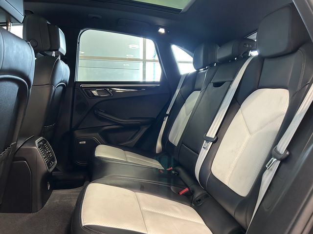 Used 2018 Porsche Macan S AWD/4WD image 18
