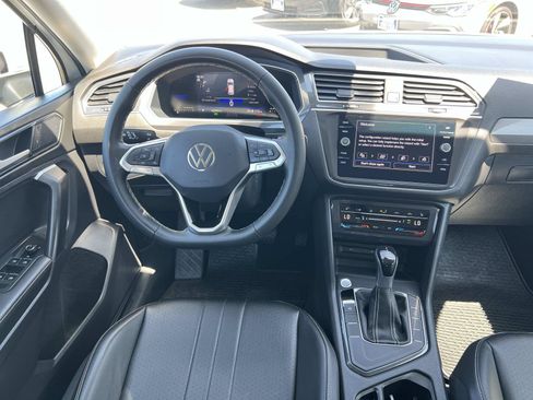 Certified 2023 Volkswagen Tiguan SE FWD image 7