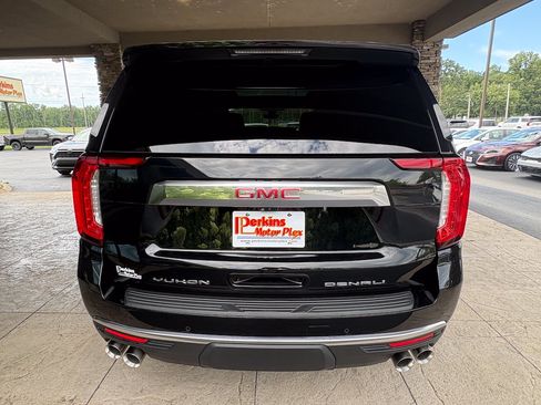 Used 2021 GMC Yukon Denali w/ Denali Premium Package RWD image 7