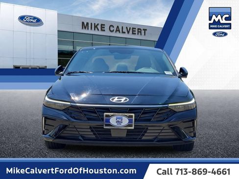 Used 2025 Hyundai Elantra SEL FWD image 8