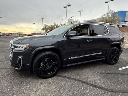 Used 2023 GMC Acadia Denali image 9