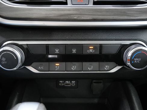 Used 2025 Nissan Altima 2.5 SV FWD image 19