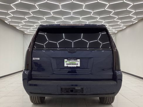 Used 2020 Cadillac Escalade Luxury image 10