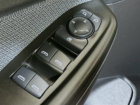 Used 2023 Chevrolet TrailBlazer LT FWD image 9