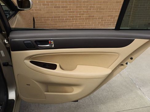 Used 2010 Hyundai Genesis 4.6 image 27