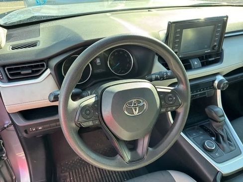 Used 2021 Toyota RAV4 XLE image 12